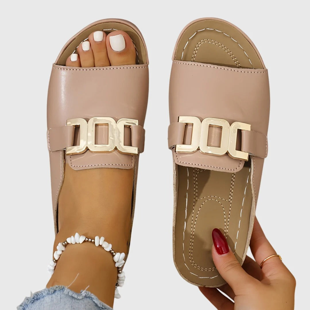 Betania™ | Sandalia de hebilla dorada